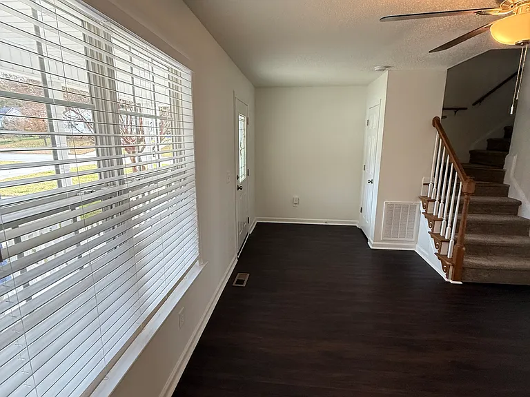 103 Wimbledon Ct — Photo 16