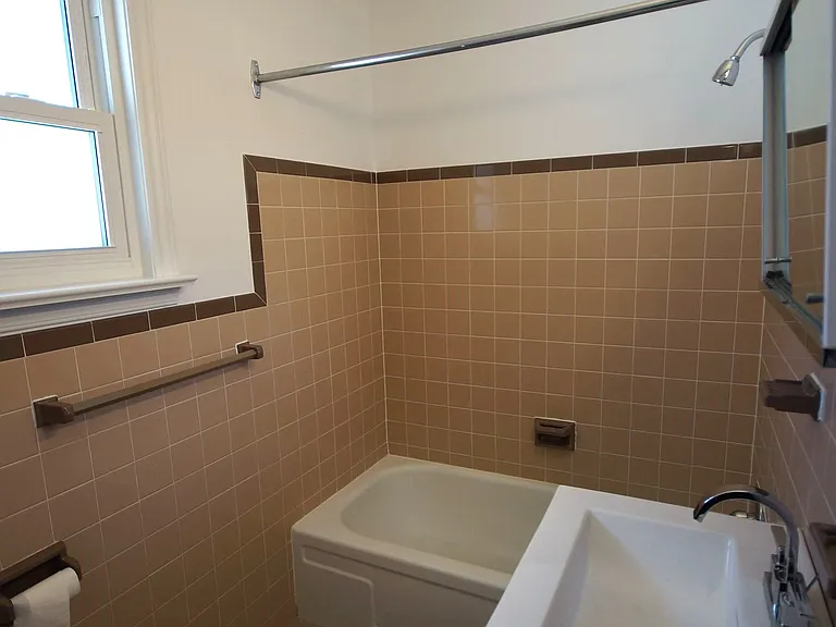 40 Burkholder St — Photo 10