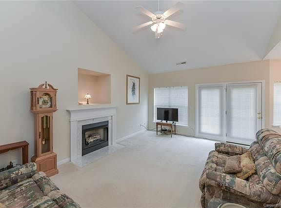 5th image of 8507 Suttonview Dr