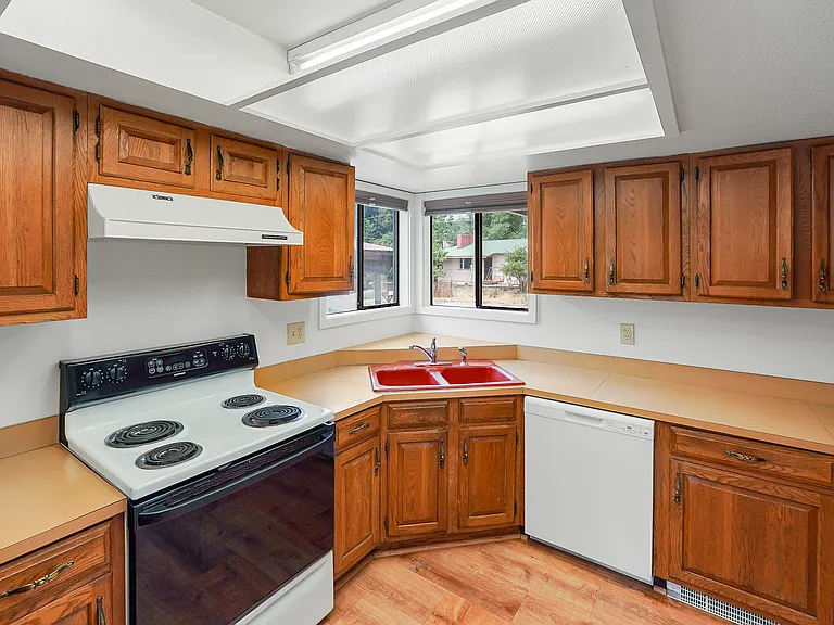 3228 W 4th Ave — Photo 3