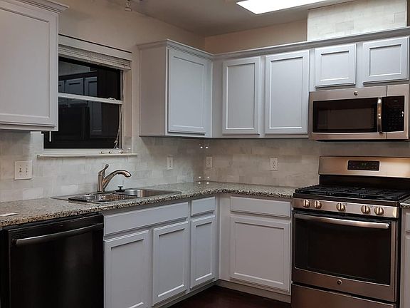 3rd image of 8322 Alvin High Ln