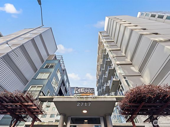 4th image of 2717 Western Avenue #1018