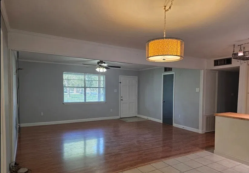 3 bed, 1.5 bath, 1483 sqft, $1,595 — Photo 3