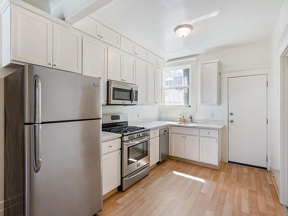 3rd image of 242 Divisadero St APT 6
