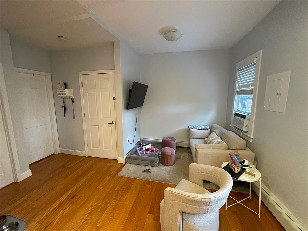 1 bed, 1.0 bath, 700 sqft, $2,850 — Photo 3