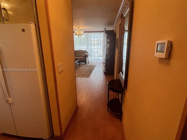 3551 NE 169th St APT 301, North Miami Beach, FL 33160