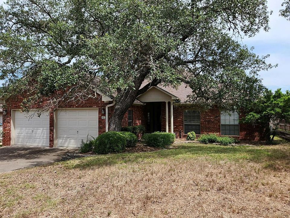 1st image of 667 Oak Valley Dr