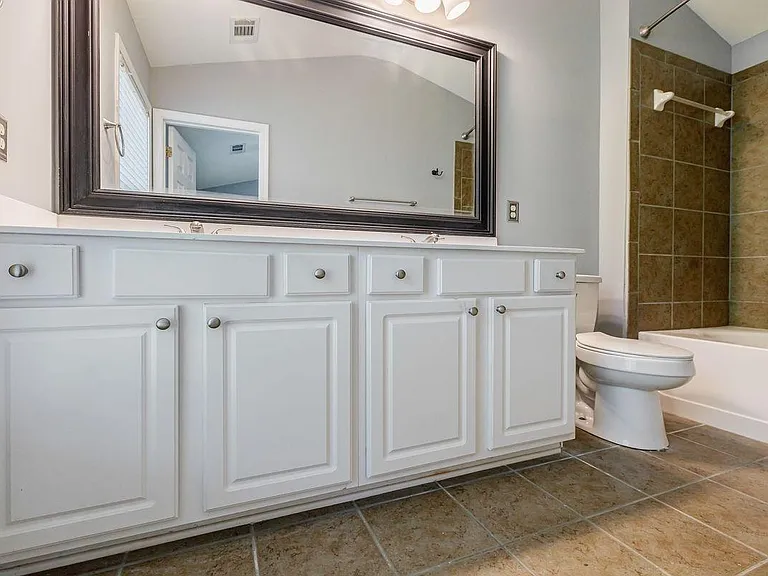 1372 Thornborough Dr — Photo 21