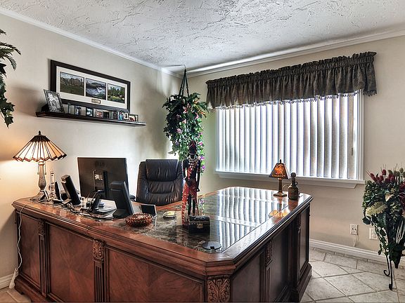 3rd image of 621 Teakwood Ave