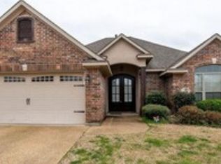719 Saint Martin's Ln, Bossier City, LA 71111
