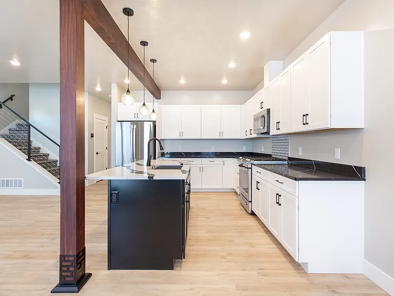 5377 Remington Dr — Photo 6