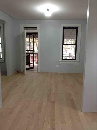 1st image of 92 E 32nd St