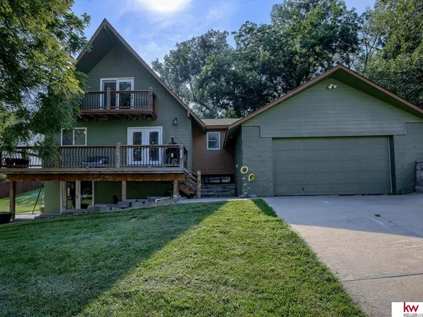 1053 Beaver Lake Blvd, Plattsmouth, NE 68048