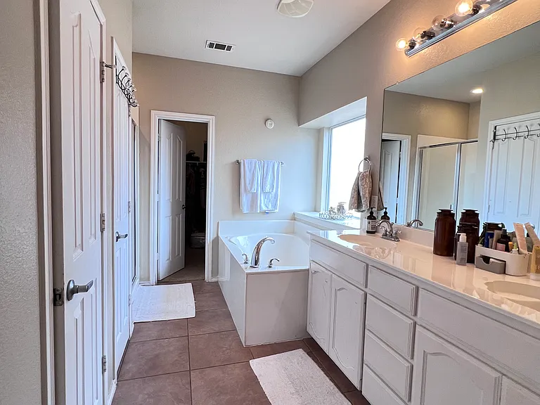 6441 Payton Dr — Photo 32