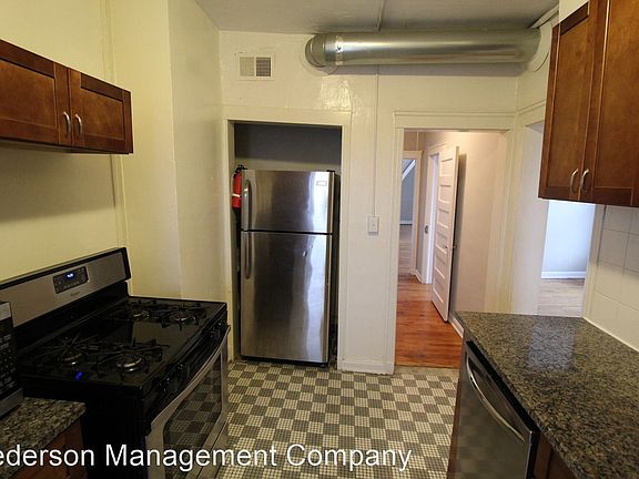 5th image of 2516 Holmes St APT 3S