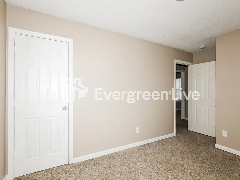 11359 Shady Hollow Ln — Photo 10