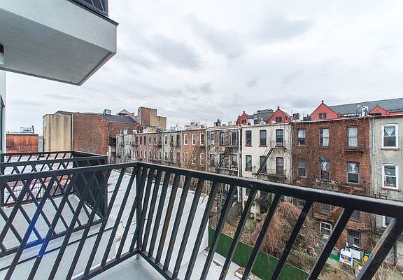 5th image of 834 Lexington Ave #428