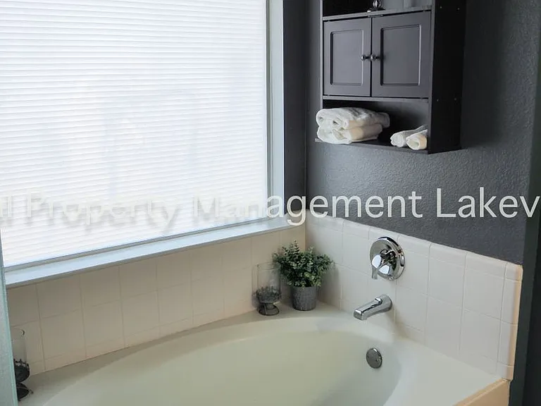 7500 Waterside Pl — Photo 33