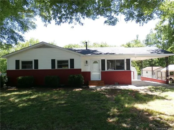 1213 Hidden Valley Dr, Concord, NC 28027