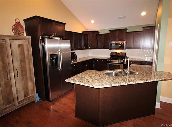 2nd image of 2155 Fox Creek Ln