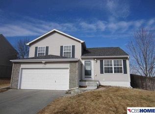 17622 Emiline St, Omaha, NE 68136