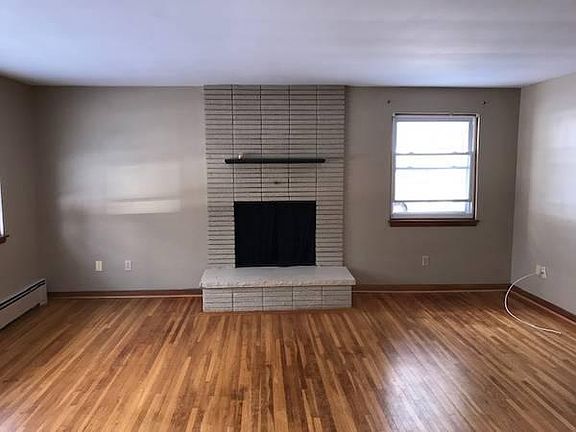 2nd image of 1531 Wehrle Dr Uppr #