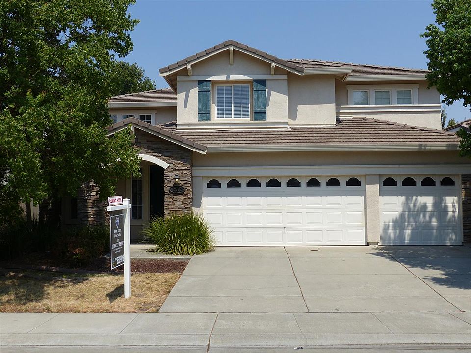 Stunning 4 Bedroom Home!