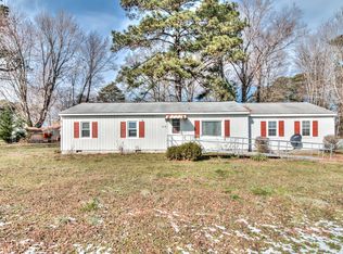 146 Benson Rd, Weems, VA 22576