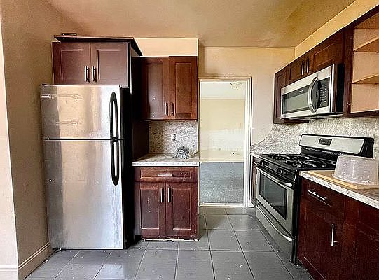 2nd image of 16201 Highland Ave #4H