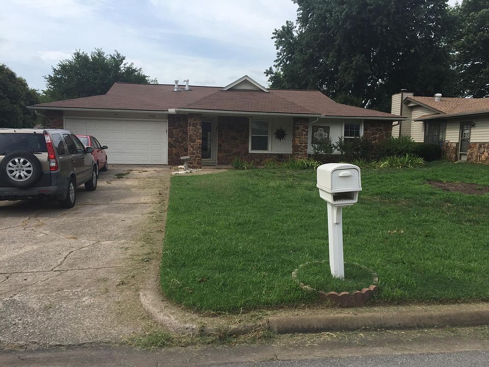 1st image of 1008 W Washington Pl S