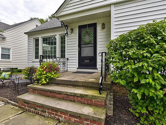 2nd image of 565 Lake Forest Dr
