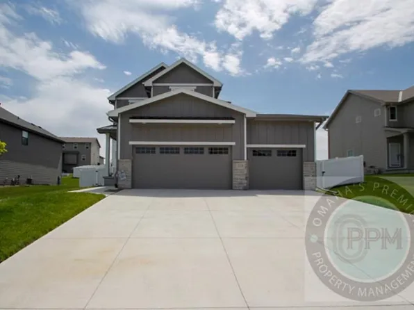 12219 S 111th Ave, Papillion, NE 68046