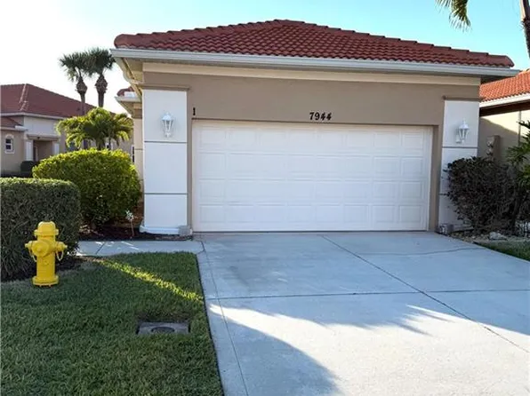7944 Haven Dr #9, Naples, FL 34104