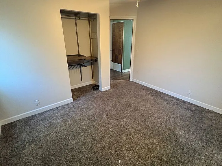 1139 Oregon St — Photo 5
