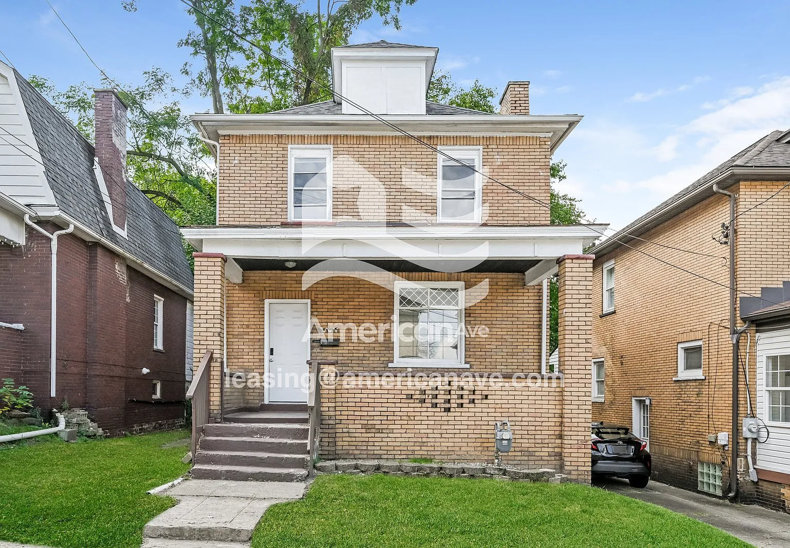 3 bed, 1.0 bath, 1328 sqft, $1,307 — Photo 1