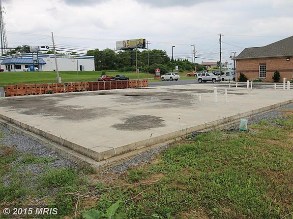 5th image of Winchester Ave