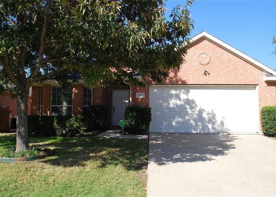 1st image of 2557 Persimmon Dr