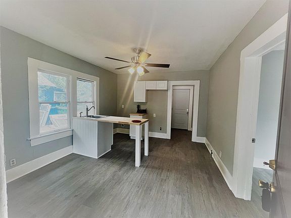 2nd image of 620 Potomac