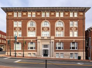 41 N Augusta St APT 102, Staunton, VA 24401