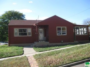 1727 S Helen St, Sioux City, IA 51106