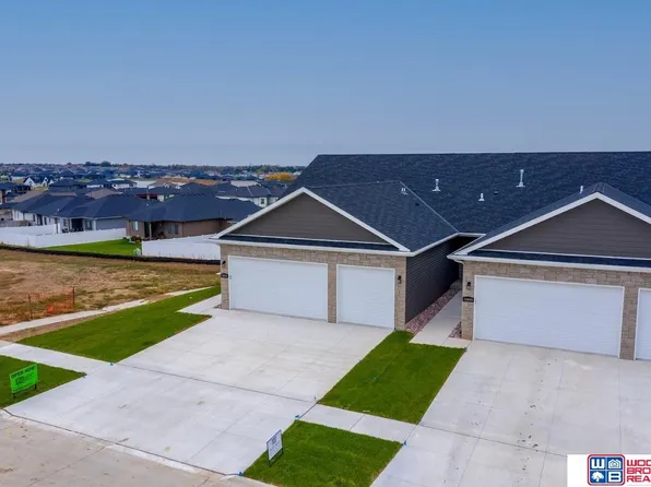 10635 Majestic Ln, Lincoln, NE 68527