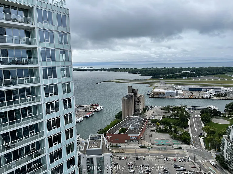 19 Bathurst St #4210 — Photo 20