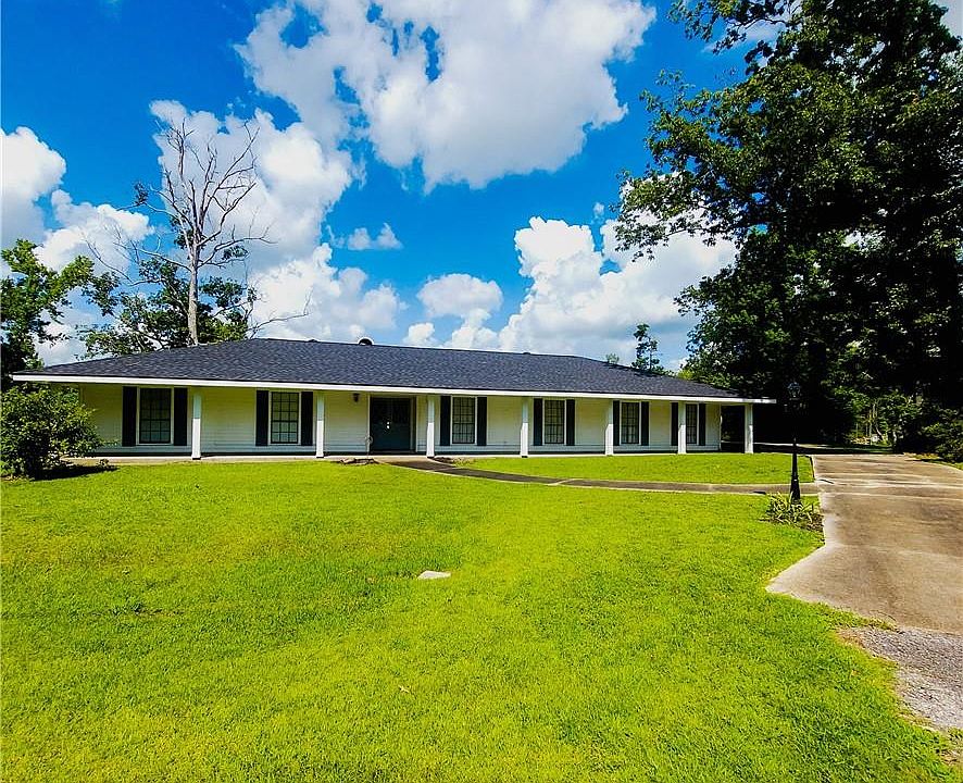 1st image of 4449 Sweet Gum Ln