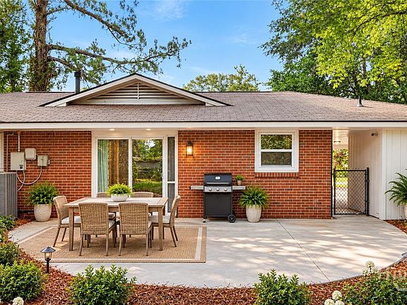 3rd image of 2131 Walz Drive