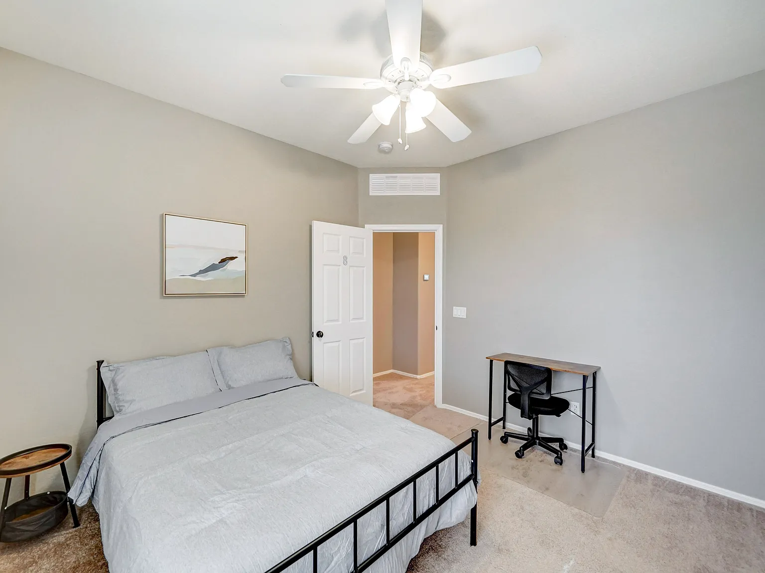 4 bed, 3.0 bath, 4283 sqft, $905 — Photo 3