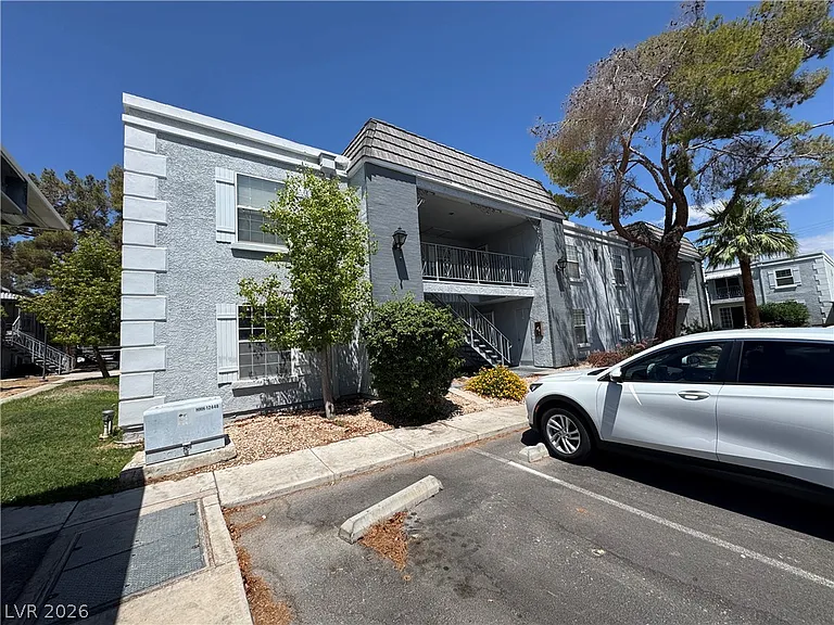 3823 S Maryland Pkwy #H1 — Photo 2