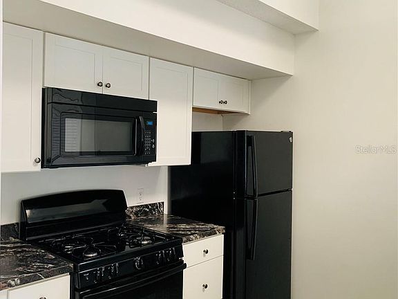 3rd image of 101 N Hill Ave APT 8