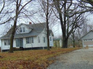 5926 Cedar Rd, Iuka, IL 62849