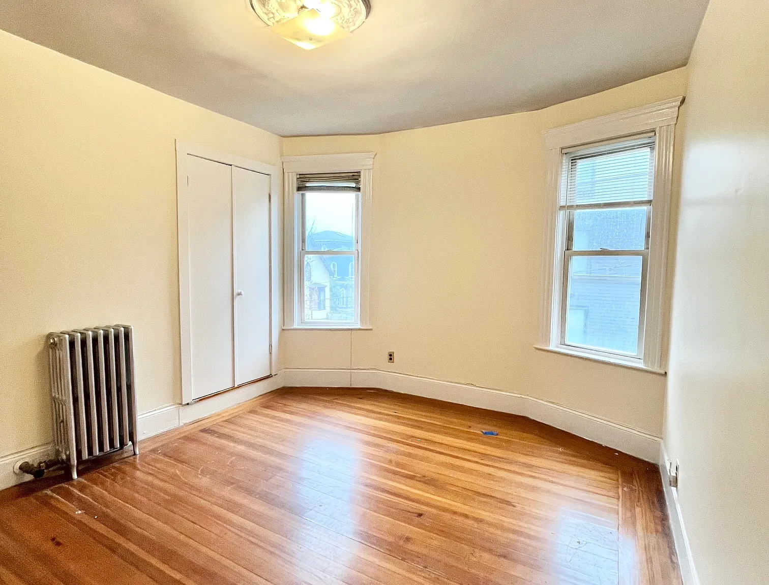 4 bed, 9999 sqft, $4,400 — Photo 4