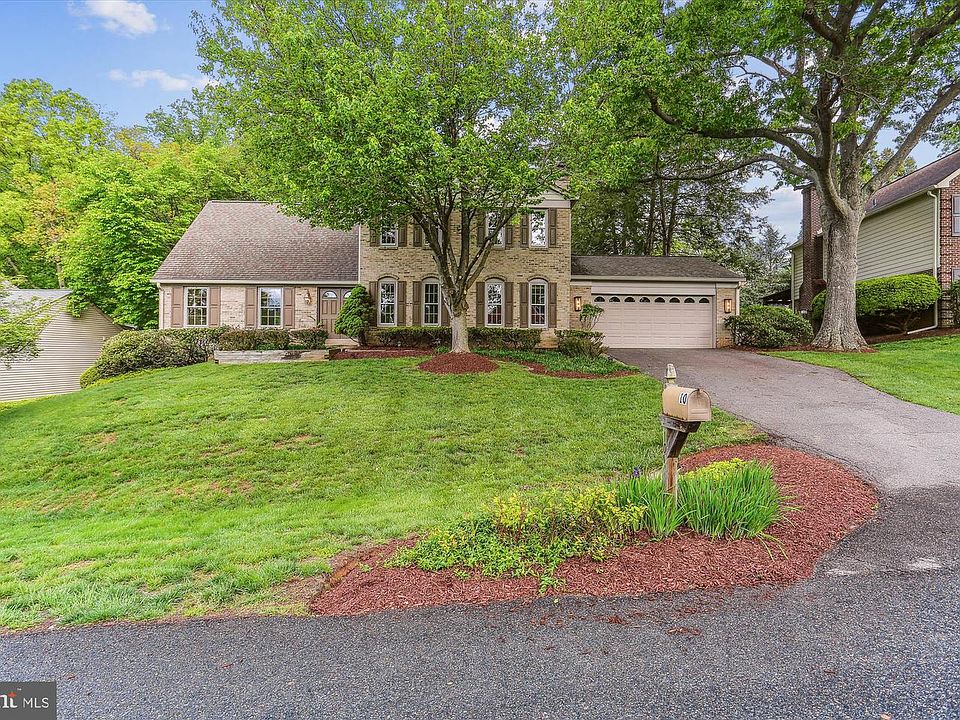 1st image of 10 Snug Hill Ct